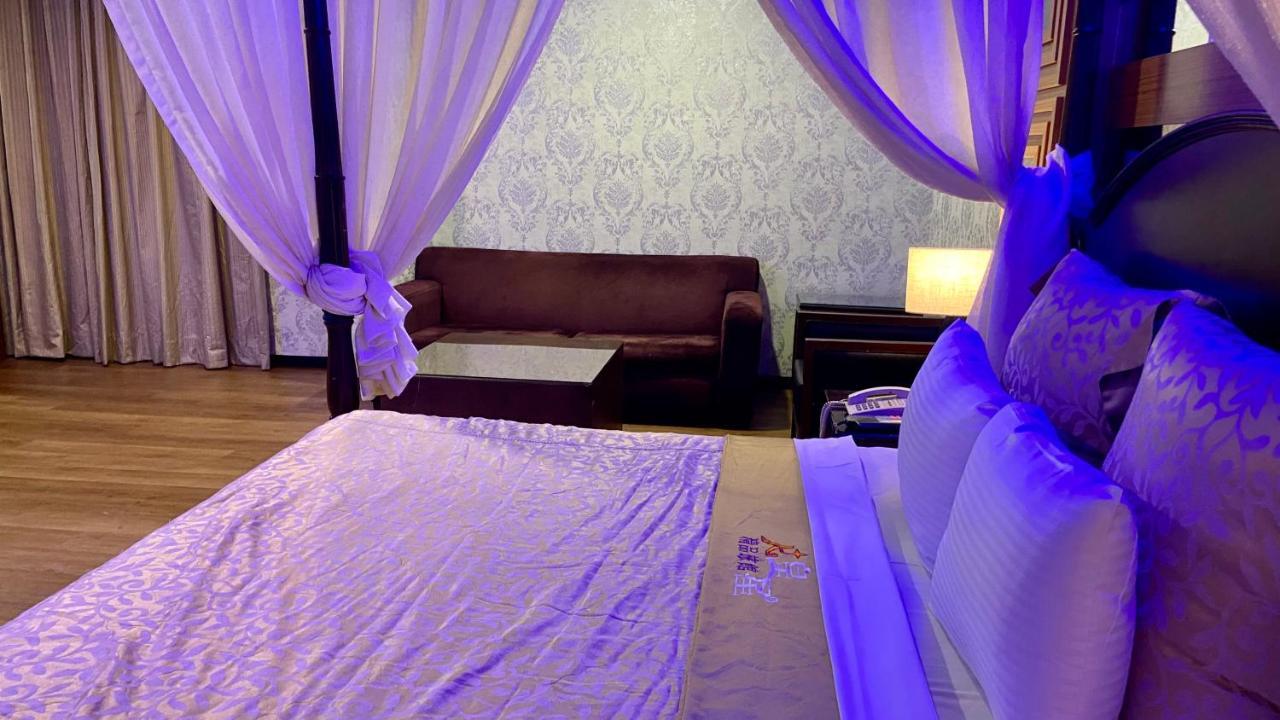 Huang Xing Motel Pingtung エクステリア 写真