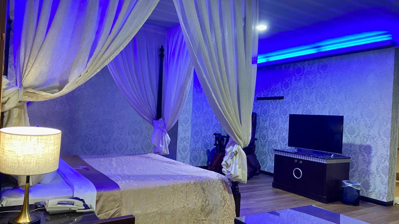 Huang Xing Motel Pingtung エクステリア 写真