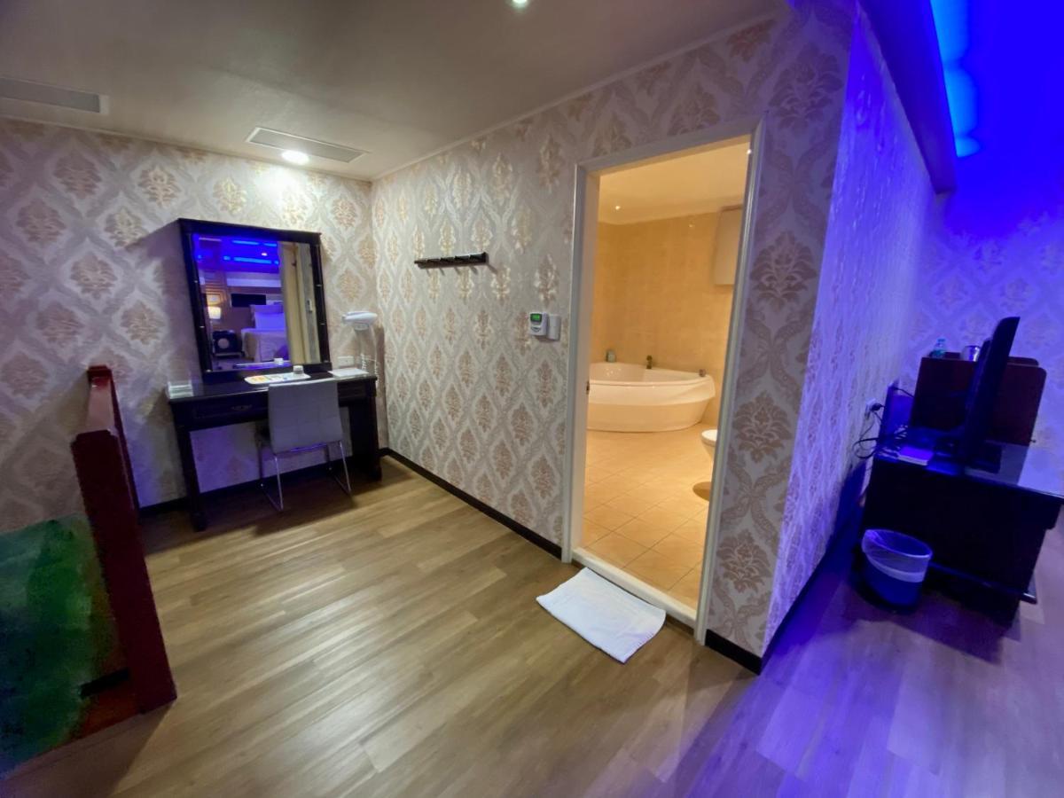 Huang Xing Motel Pingtung エクステリア 写真