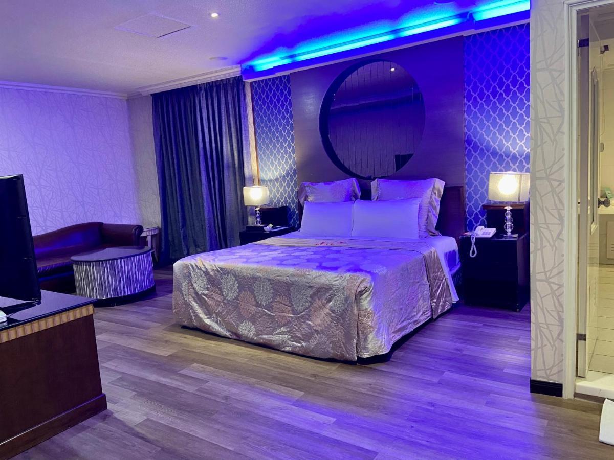 Huang Xing Motel Pingtung エクステリア 写真
