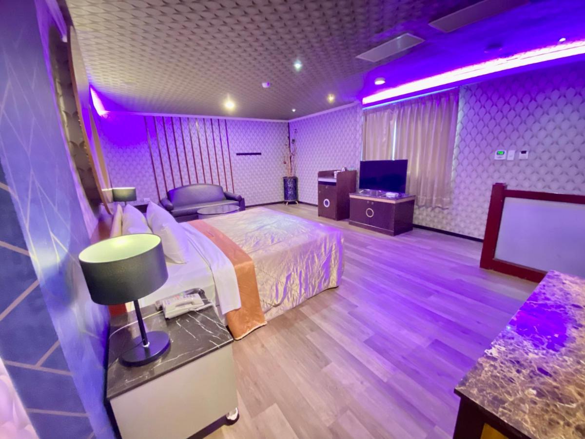 Huang Xing Motel Pingtung エクステリア 写真