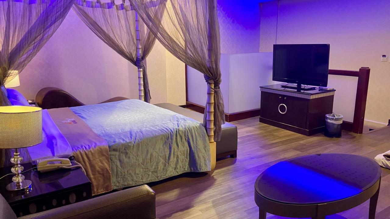 Huang Xing Motel Pingtung エクステリア 写真